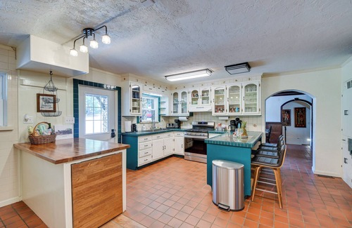 Saint Mary House | Missouri Castle w/Private Lake, Pool & 100 Acres!