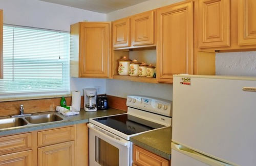Redington Beach Apartment | Misty Isles Vacation Rentals by TechTravel