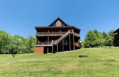 Piney Creek Cabin | Misty Mountain Cabin w/gorgeous views