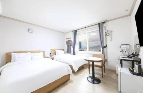 Chongp'o Hotel | Mj Hotel