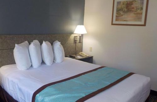 Marienville Hotel | MJ INN and SUITES