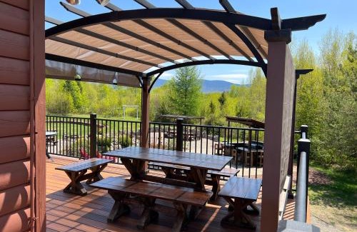 Bretton Woods House | ML As Seen on TV home SPECTACULAR scenery beach AC outdoor kitchen fire pit Weddings