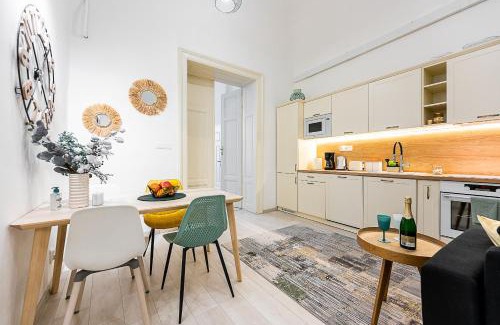Kosice Old Town Apartment | Mlynska Center Apartment Kosice with private Parking