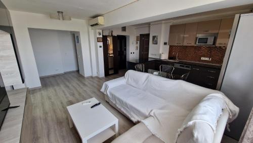 Ploiesti Apartment | MMT SweetHome Sud