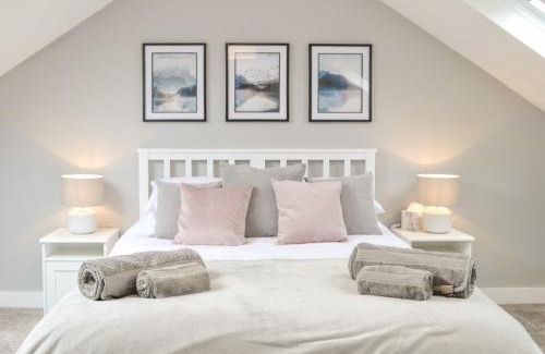 Wing House | Moat View