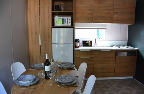 Sadirac House | Mobil-Home Althea 3 Zimmer 4 Personen Klimaanlage + TV 2sdb