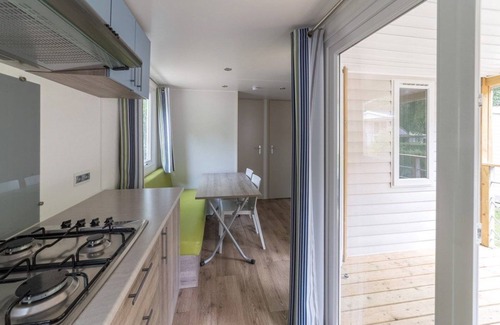 Greoux-les-Bains House | Mobil Home cosy | Piscines, Salle de Fitness, Spa!
