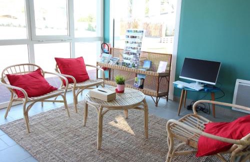 Jullouville-les-Pins House | Mobil-home Grand Confort: 2 ch, piscine, plage à 200m, parking, wifi - FR-1-361A-96