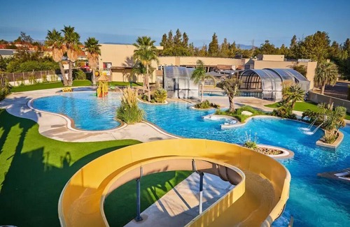 Torreilles-Plage House | Mobil-home | Ultimate | 2 Ch. | 4 pers. | Raised terrace with tropical shower | A/C | TV
