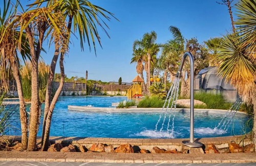 Torreilles-Plage House | Mobil-home | Ultimate | 2 Ch. | 4 pers. | Raised terrace with tropical shower | A/C | TV