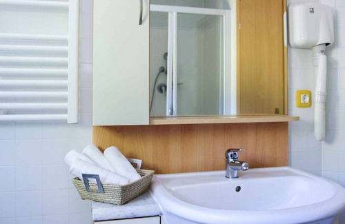 Le Rocchette House | Mobilehome with garden, air conditioning and 150 meters from the sea