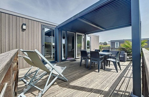 Jullouville House | Mobile Home Comfort: 2 rooms, pool, beach 200m, parking, wifi