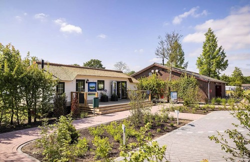 Kaatsheuvel House | Mobile-home | Comfort | 3 Bedrooms | 6 sleeps | Raised terrace