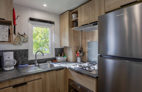 Saint-Jean-de-Monts RV Rental | Mobile Home 'Mobil Home 6pers Tout Équipé' with Shared Pool, Private Terrace and Balcony