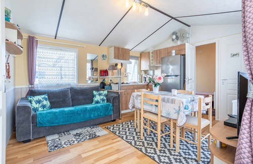 Saint-Hilaire-de-Riez RV Rental | Mobile Home 'Au Calme - Piscine' with Shared Pool and Private Terrace