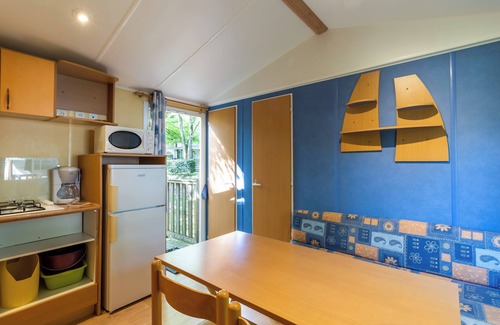 Saint-Pompont House | Mobile Home 'La Clairière' with Shared Pool, Private Terrace and Wi-Fi