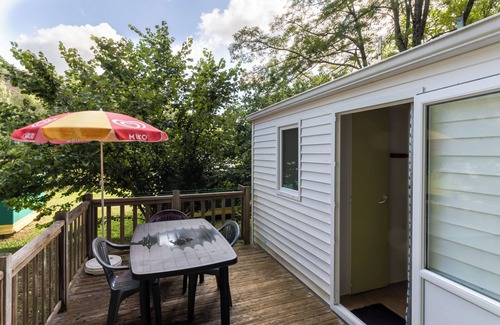 Saint-Pompont House | Mobile Home 'Le Chene' with Shared Pool, Private Terrace and Private Garden