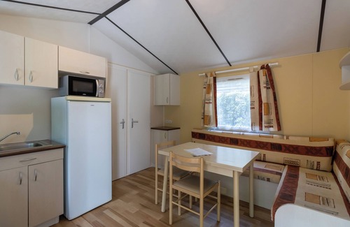 Saint-Pompont House | Mobile Home 'Le Noyer' with Shared Pool, Private Terrace and Private Garden