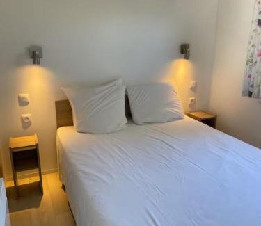 Saint-Arnoult Ski Chalet | Mobile home with shared pool in Saint-Arnoult
