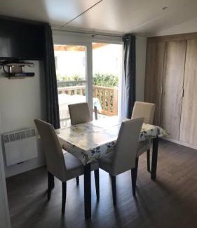 Gastes Apartment | Mobilhome COSY - espace aquatique - lac
