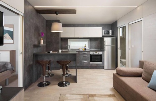 Bale House | Mobilhome Villa Prestige with jacuzzi by Interhome