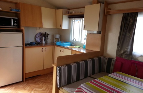 Kervoyal House | mobilon 4 person, You will appreciate the proximity of the city center of Damgan