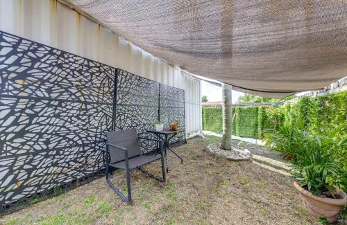 West Park Apartment | Mod Bungalow with Ultra-Private Outdoor Hang Space!