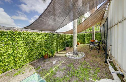 West Park Apartment | Mod Bungalow with Ultra-Private Outdoor Hang Space!