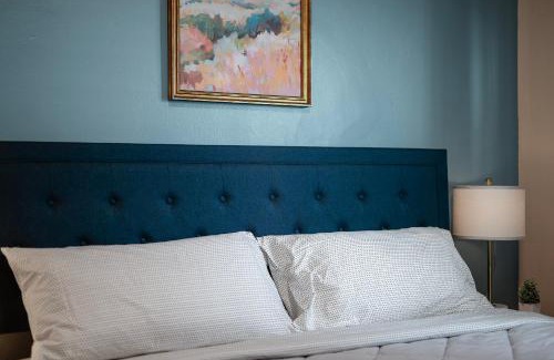 Pittsburgh Apartment | Modern 1 Bdr Apt King bed Sleeps4