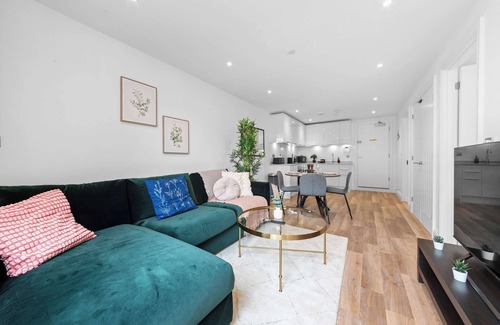 Gravesend Apartment | Modern 1 Bed Apartment with Garden in Gravesend
