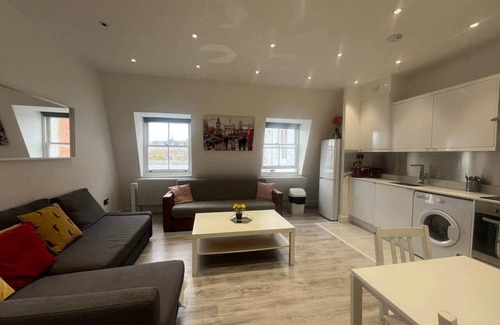 Westbourne Apartment | Modern 1-Bed flat w/Lift – Prime Maida Vale