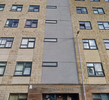 Bradford Apartment | Modern 1-Bed Flat with Balcony