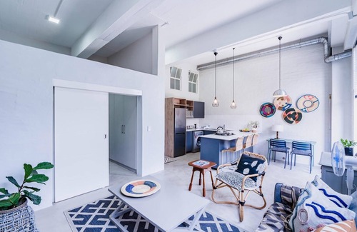 Greater Johannesburg Metropolitan Area Apartment | Modern 1 bedroom apartment in Braamfontein Werf