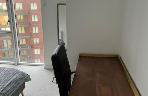 Newham Apartment | Modern 1-bedroom apartment in Docklands