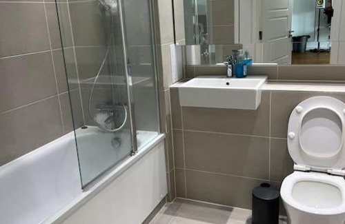 Newham Apartment | Modern 1-bedroom apartment in Docklands