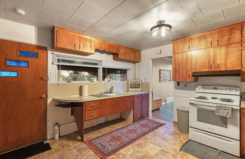 Great Falls Apartment | Modern 1-Bedroom Haven with Dedicated Home Office