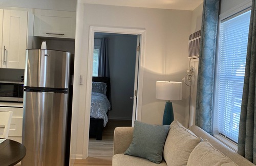 Mount Prospect Apartment | Modern 1 bedroom apartment in very convenient location.