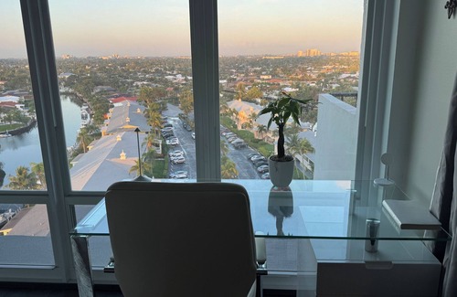 Cypress Point Apartment | Modern 1-bedroom Penthouse Suite fitness room, WiFi in delightful Pompano Beach