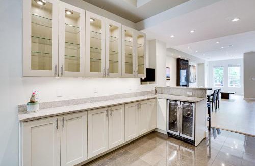 Cardozo House | Modern 1 block from Metro subway Minutes to Capital, Museums and National Mall