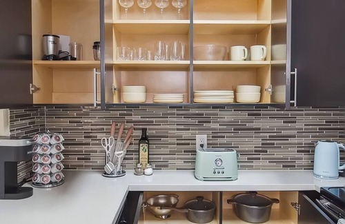 Marina del Rey Apartment | Modern 1bd apt in Marina del Rey w Free Parking