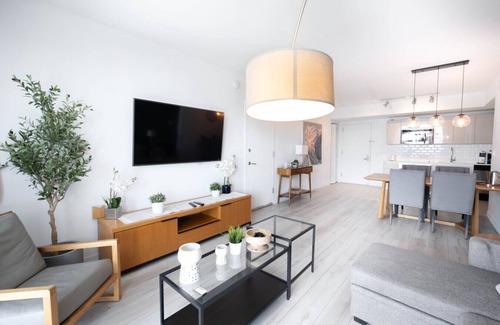 Hallandale Beach Apartment | Modern 1BR/1BA Apartment with Kitchen | Miami Beach