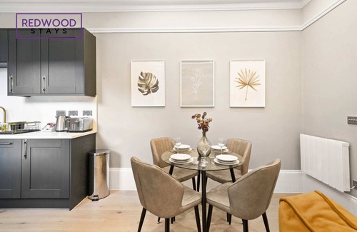 Reading City Centre Apartment | Modern 1BR Central Reading Apartment | Smart TV