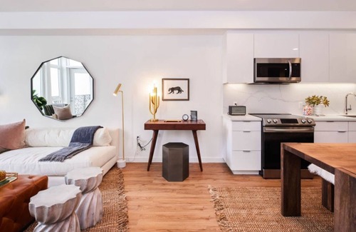 Oakland Condo | Modern 1BR Condo at Aero – Stylish Stay in Alameda