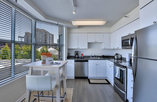 South Beach Apartment | Modern 1BR in South Beach w/ Gym + Pool