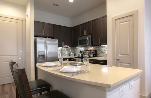 Memorial Condo | Modern 1BR Retreat at 7 Seventy – Outdoor Pool