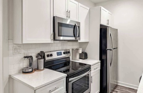 Olde Kensington Apartment | Modern 2 BD | Sleeps 6 | Northern Liberties