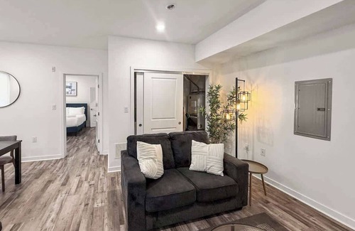 Olde Kensington Apartment | Modern 2 BD | Sleeps 6 | Northern Liberties