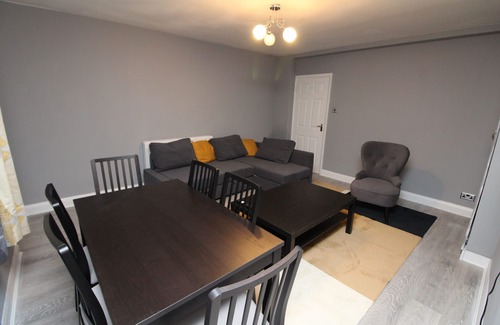 Lewisham Apartment | Modern 2 Bed Close To City Centre In London