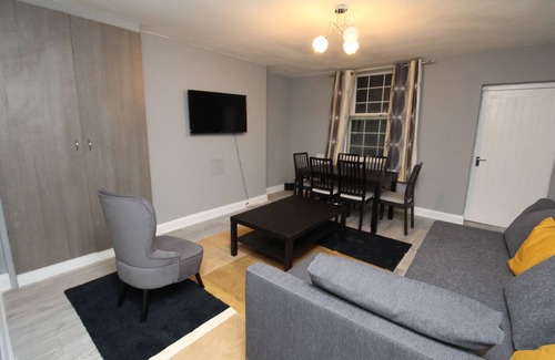 Lewisham Apartment | Modern 2 Bed Close To City Centre In London