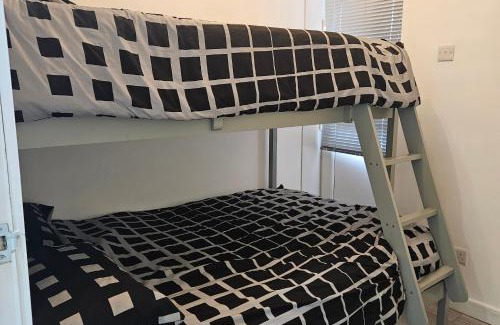 East Wickham Apartment | Modern 2-Bedroom Apartment Near Central London